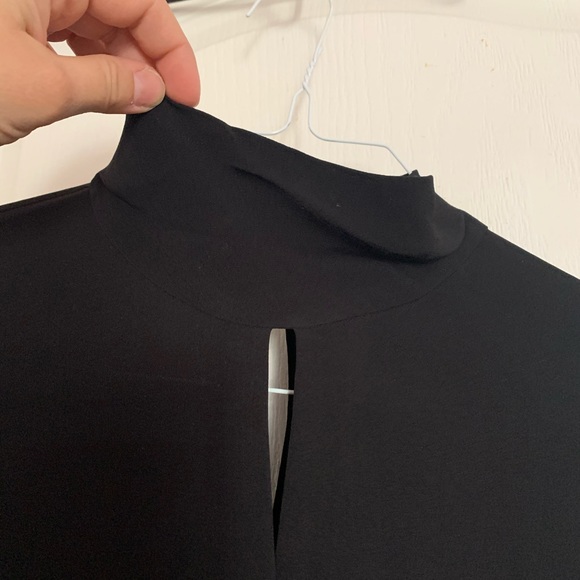 Aritzia T. Babaton Silk Blouse - Picture 2 of 4